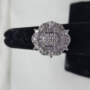 NWOT  VINTAGE DIAMOND ART DECO RING